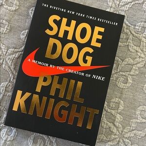 Book Shoe Dog by Phil Knight BRAND NEW
